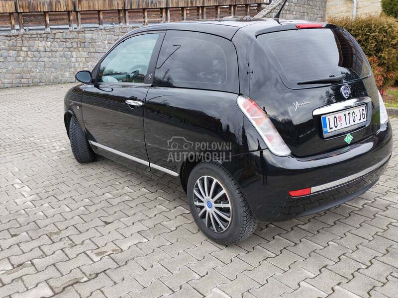Lancia Ypsilon 