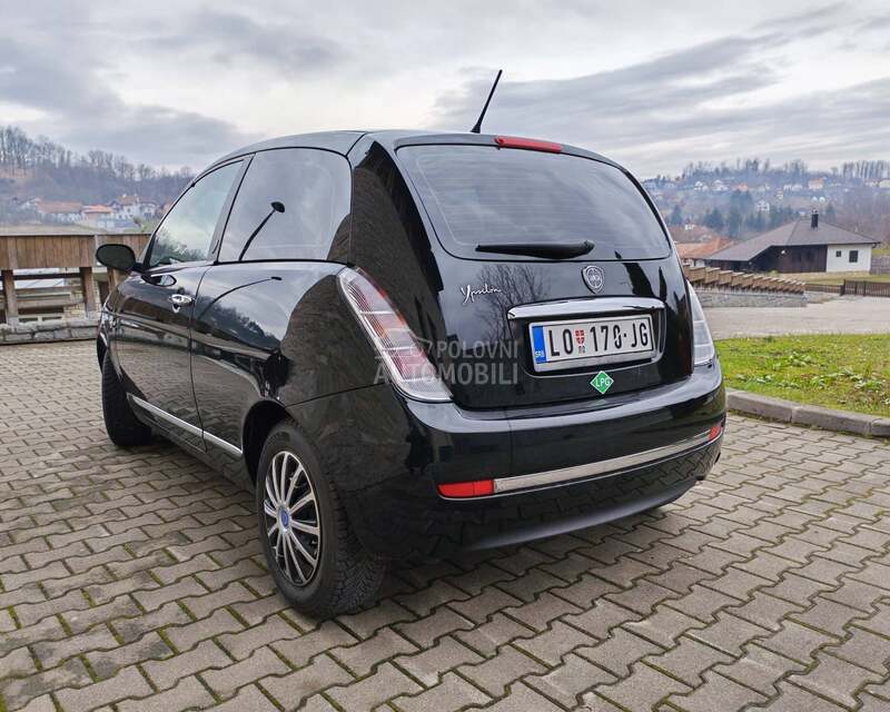Lancia Ypsilon 