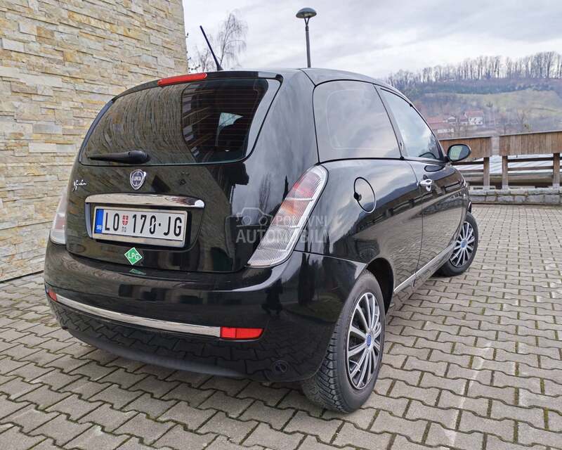Lancia Ypsilon 
