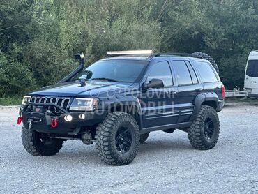 Jeep Grand Cherokee off road