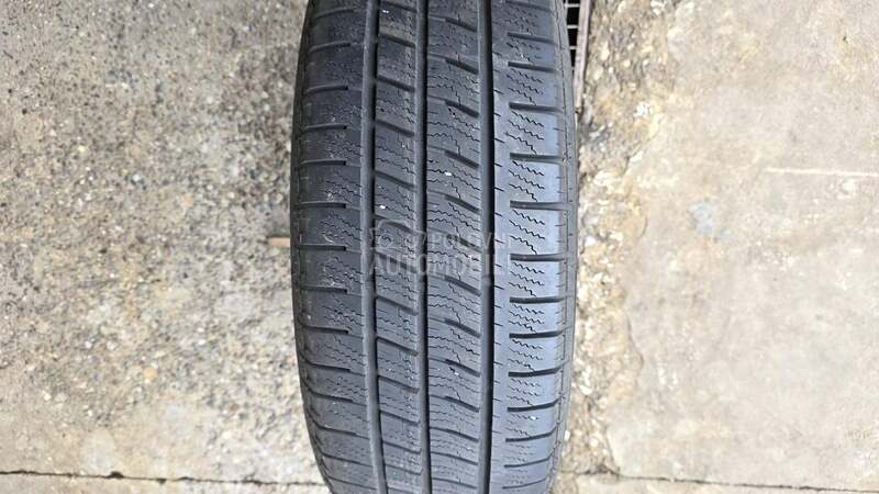 Goodyear 215/60 R17 Zimska