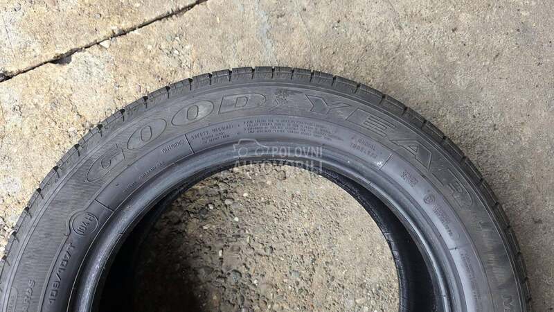 Goodyear 215/60 R17 Zimska