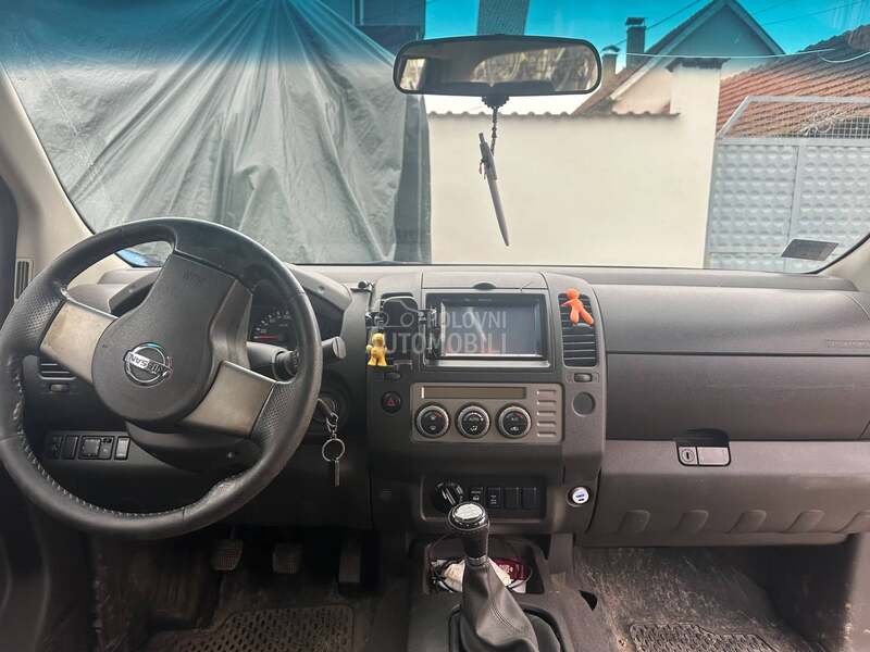 Nissan Navara 2.5