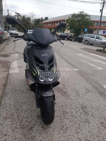 Aprilia SR