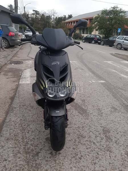 Aprilia SR