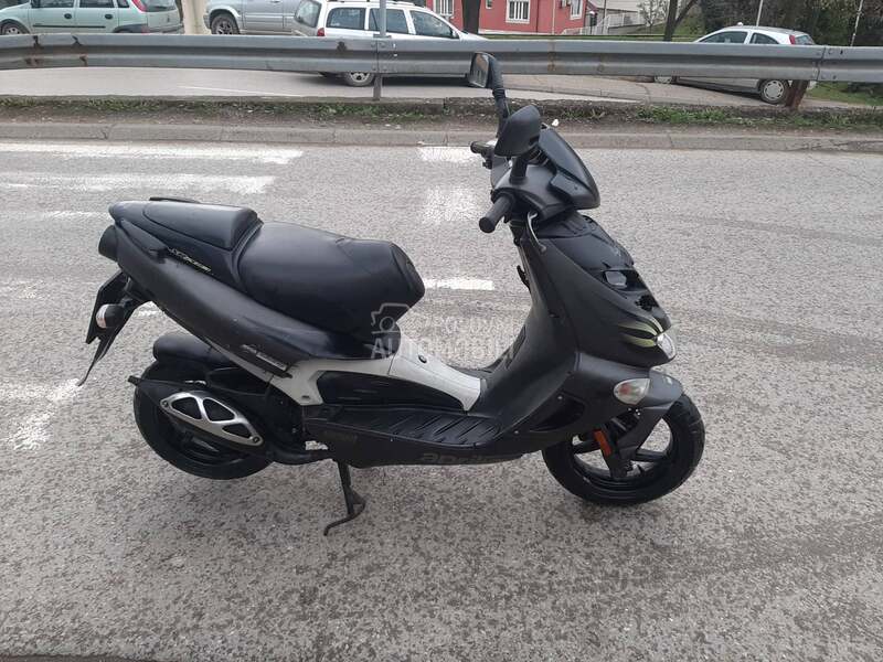 Aprilia SR