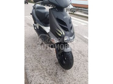 Aprilia SR
