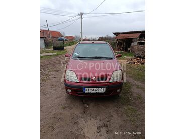 Renault Scenic minivan