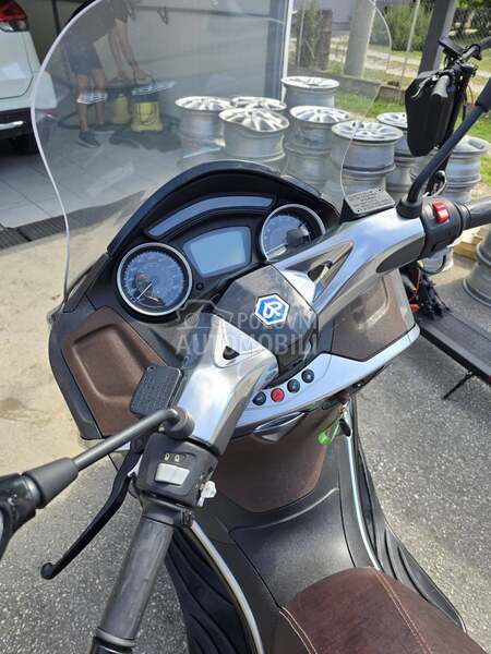 Piaggio X10 Executive Abs