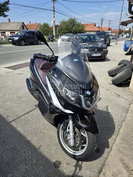 Piaggio X10 Executive Abs