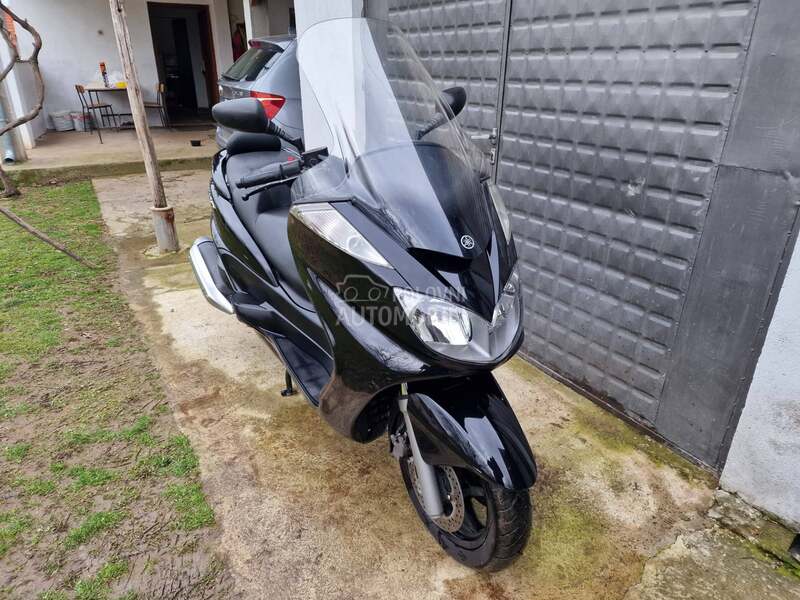 Yamaha Majesty