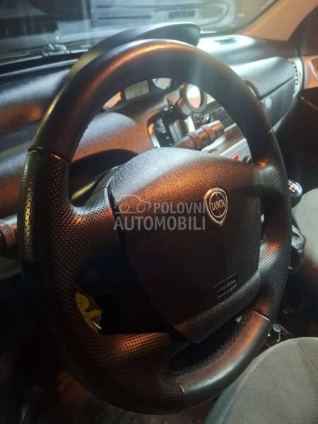Lancia Ypsilon 
