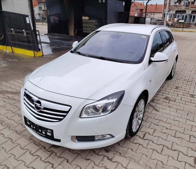 Opel Insignia 1.8 B