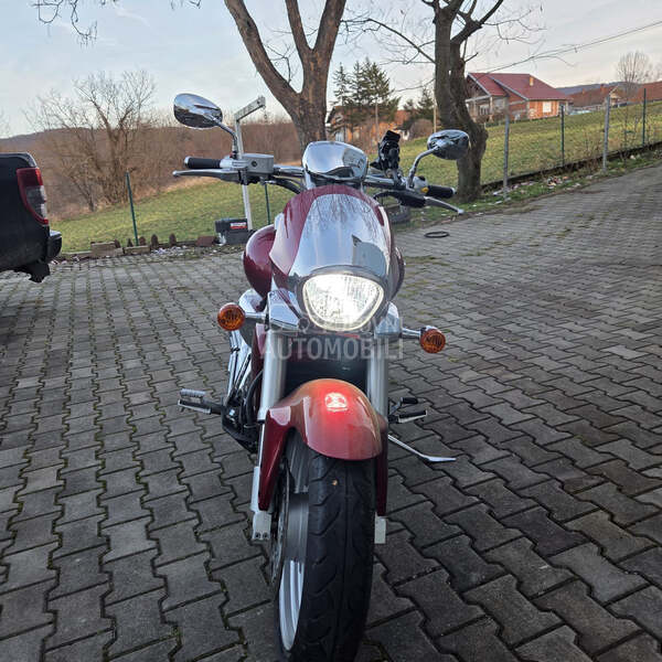 Suzuki intruder 1800 m