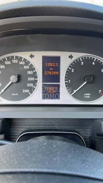 Mercedes Benz B 200 