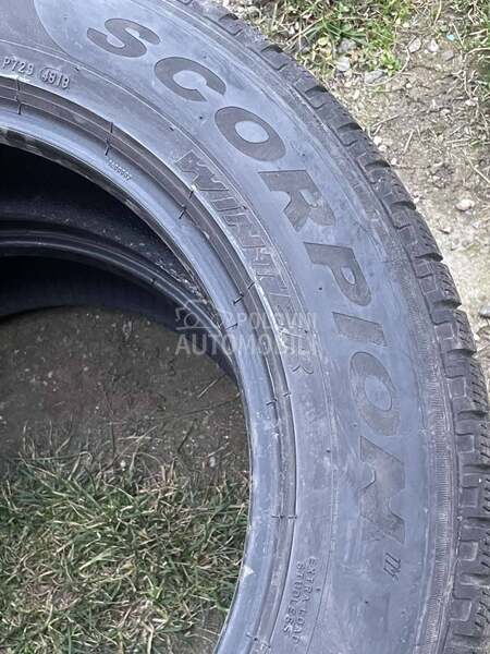Pirelli 235/60 R17 Zimska