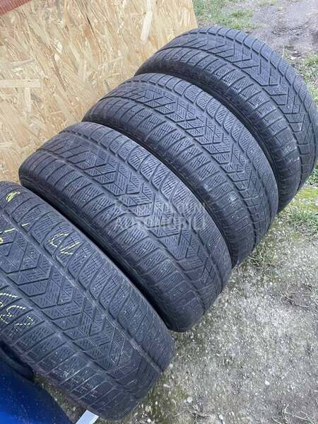 Pirelli 235/60 R17 Zimska