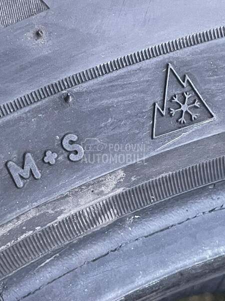 Pirelli 235/60 R17 Zimska