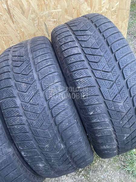 Pirelli 235/60 R17 Zimska