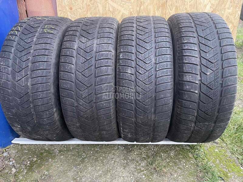 Pirelli 235/60 R17 Zimska