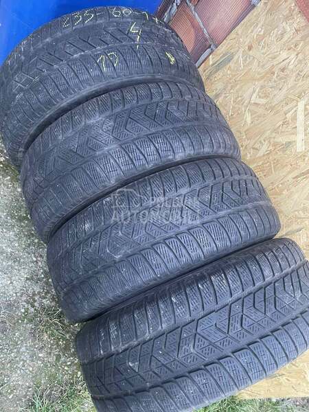 Pirelli 235/60 R17 Zimska