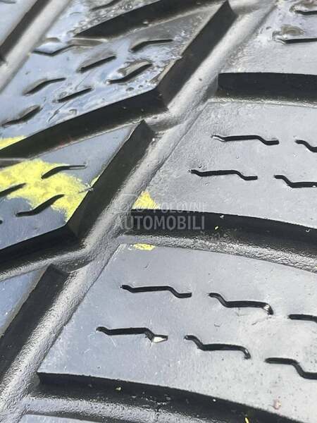 Continental 235/65 R17 Zimska