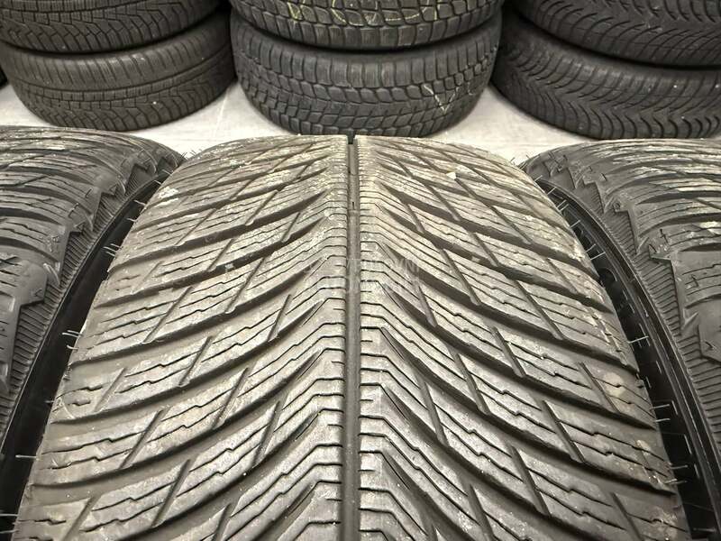 Michelin 235/40 R18 Zimska