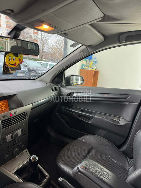 Opel Astra H 