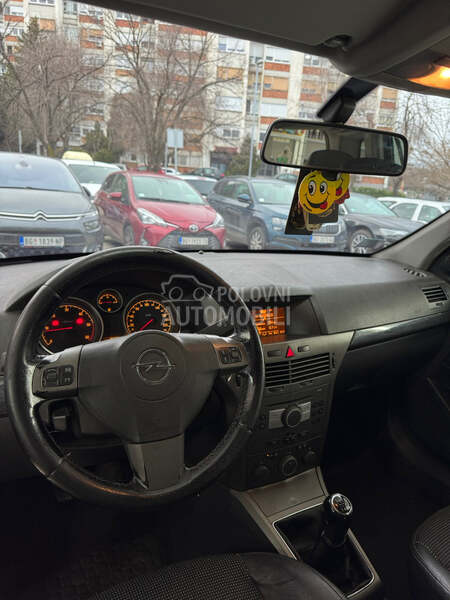 Opel Astra H 