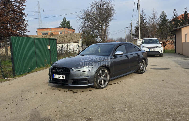 Audi S6 
