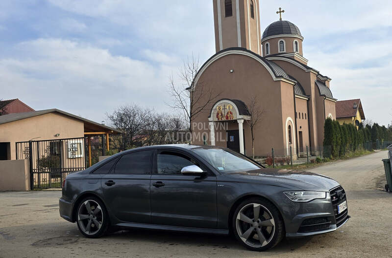 Audi S6 