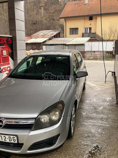 Opel Astra H 1.7
