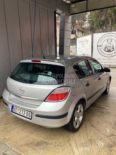Opel Astra H 1.7