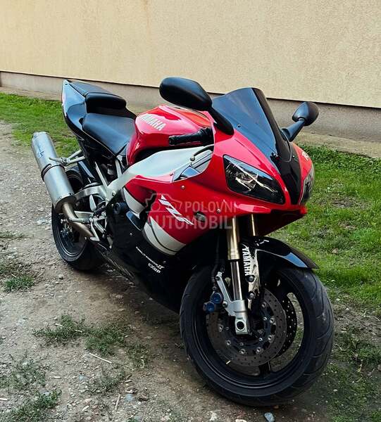 Yamaha R1