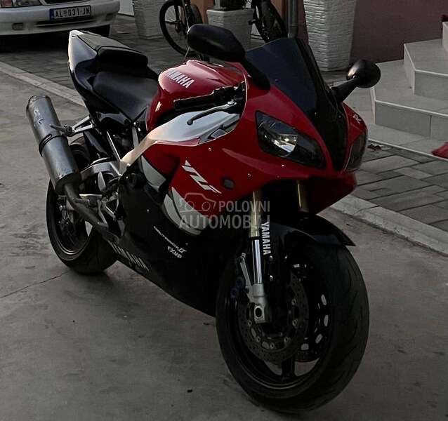 Yamaha R1