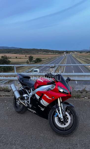 Yamaha R1