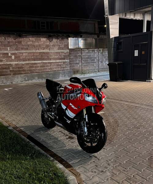Yamaha R1