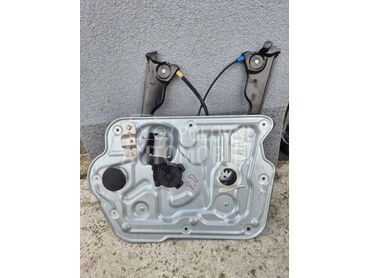 Prednji desni podizac za Nissan Qashqai od 2007. do 2013. god.