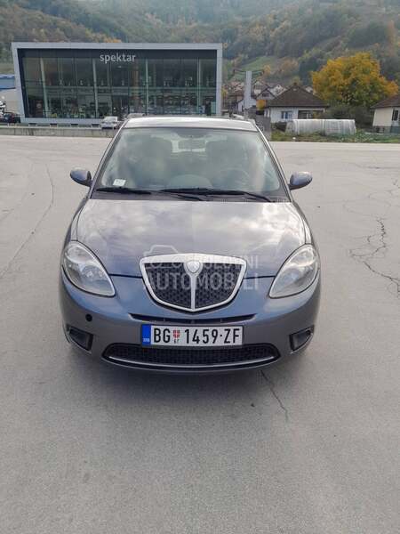 Lancia Ypsilon 