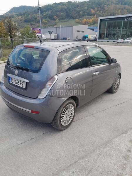 Lancia Ypsilon 