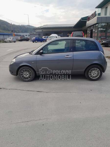 Lancia Ypsilon 