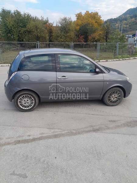 Lancia Ypsilon 