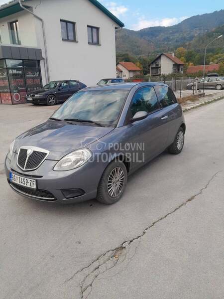 Lancia Ypsilon 