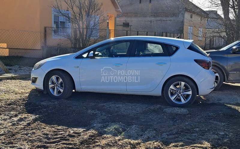 Opel Astra J Cosmo/ VelikiServis