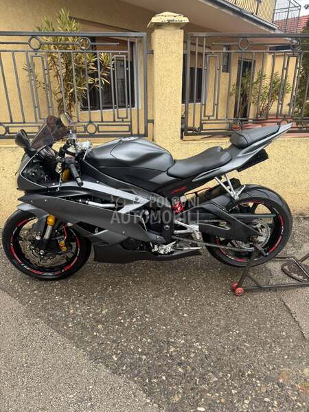 Yamaha R6