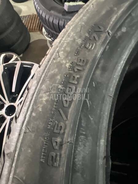 Fulda 245/40 R18 Zimska