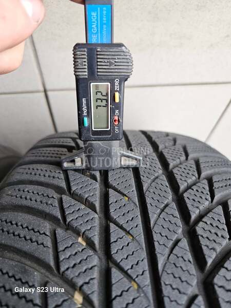 Bridgestone 215/55 R17 Zimska