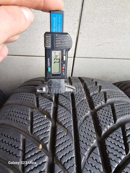 Bridgestone 215/55 R17 Zimska