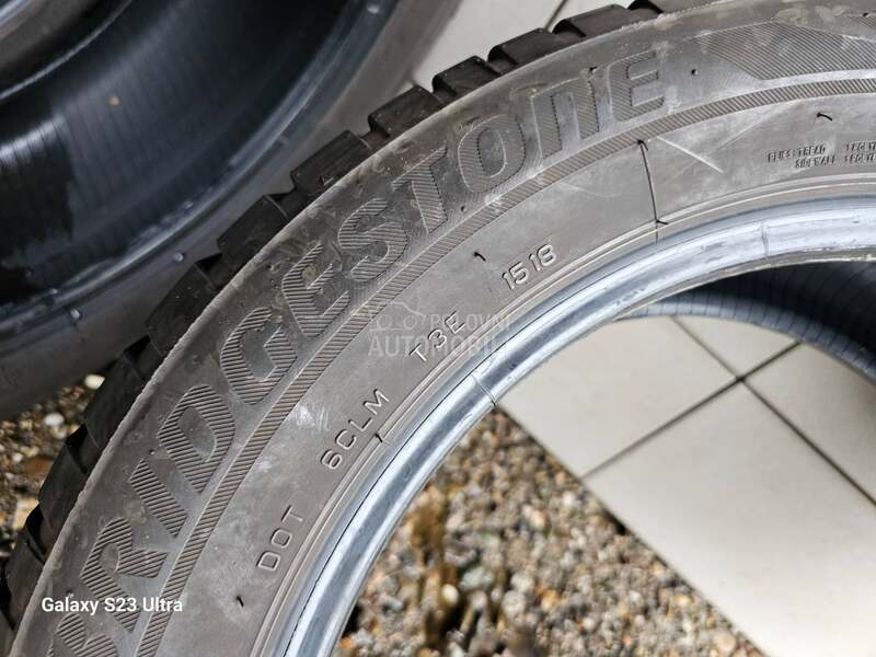 Bridgestone 215/55 R17 Zimska