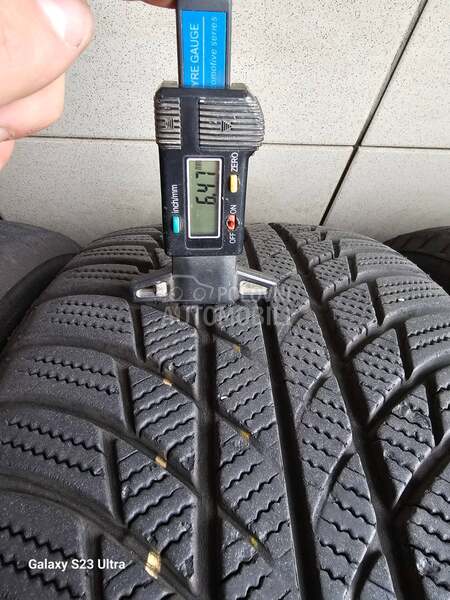 Bridgestone 215/55 R17 Zimska